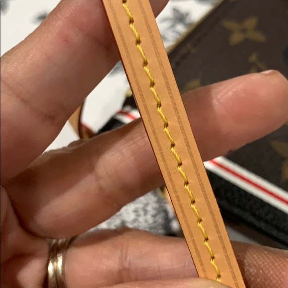 Louis Vuitton - Picture 4 of 6